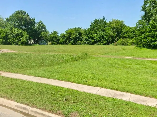 1501 S La Salle St, Navasota, TX 77868