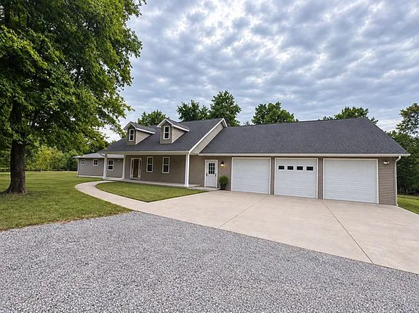 14052 Summer Rd, Benton, IL 62812