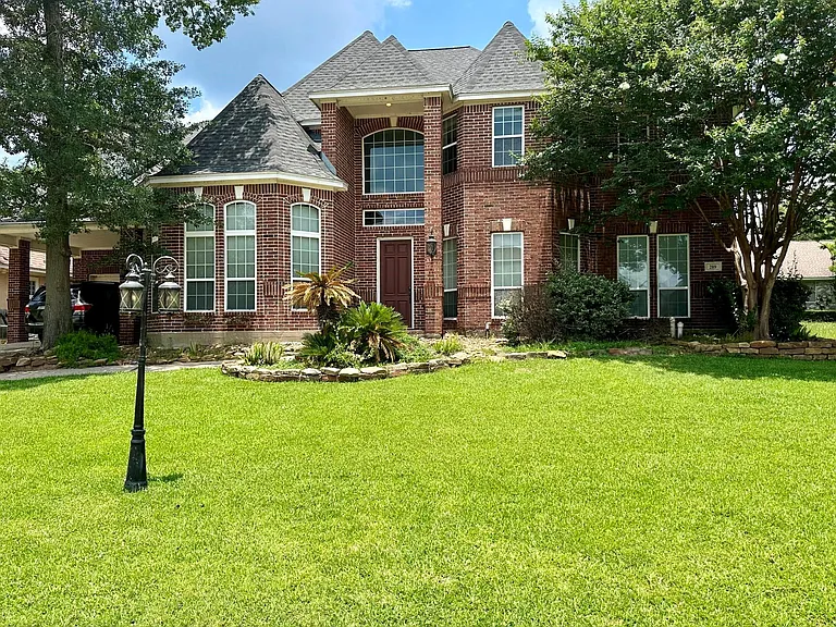 289 Waterford Way — Photo 2