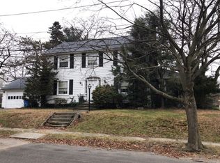 70 Tennyson Rd, Cranston, RI 02910