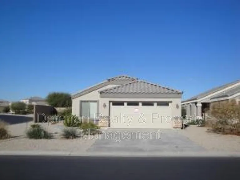 1124 E Maddison St — Photo 1