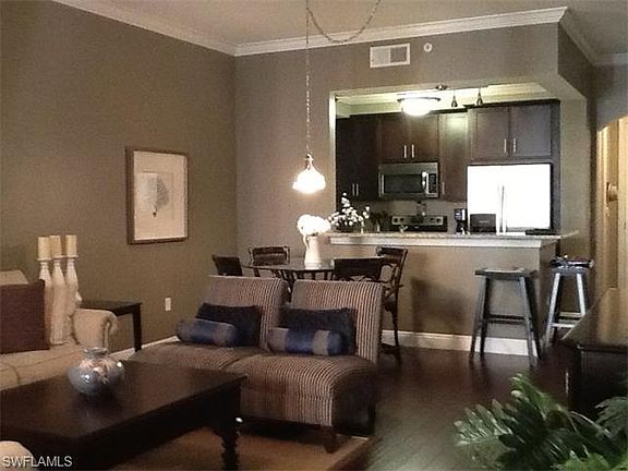 2nd image of 23151 Fashion Dr Unit 211