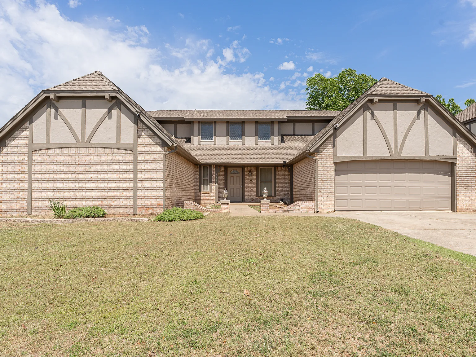 4 bed, 2911 sqft, $2,150 — Photo 1