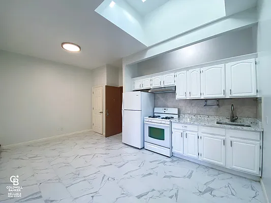 Rented by Coldwell Banker Reliable Real Estate | media 11