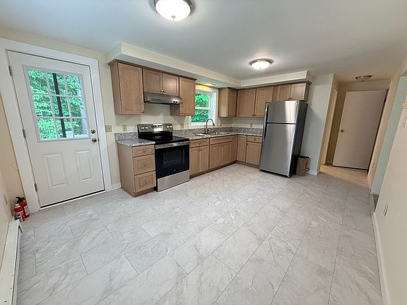 5th image of 159 Dartmouth Dr #159