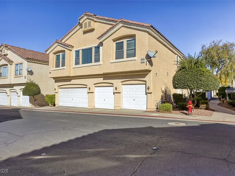 2572 Land Rush Dr #0 — Photo 1