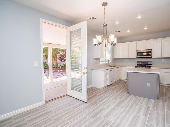 4th image of 9717 Vista Crest Ave