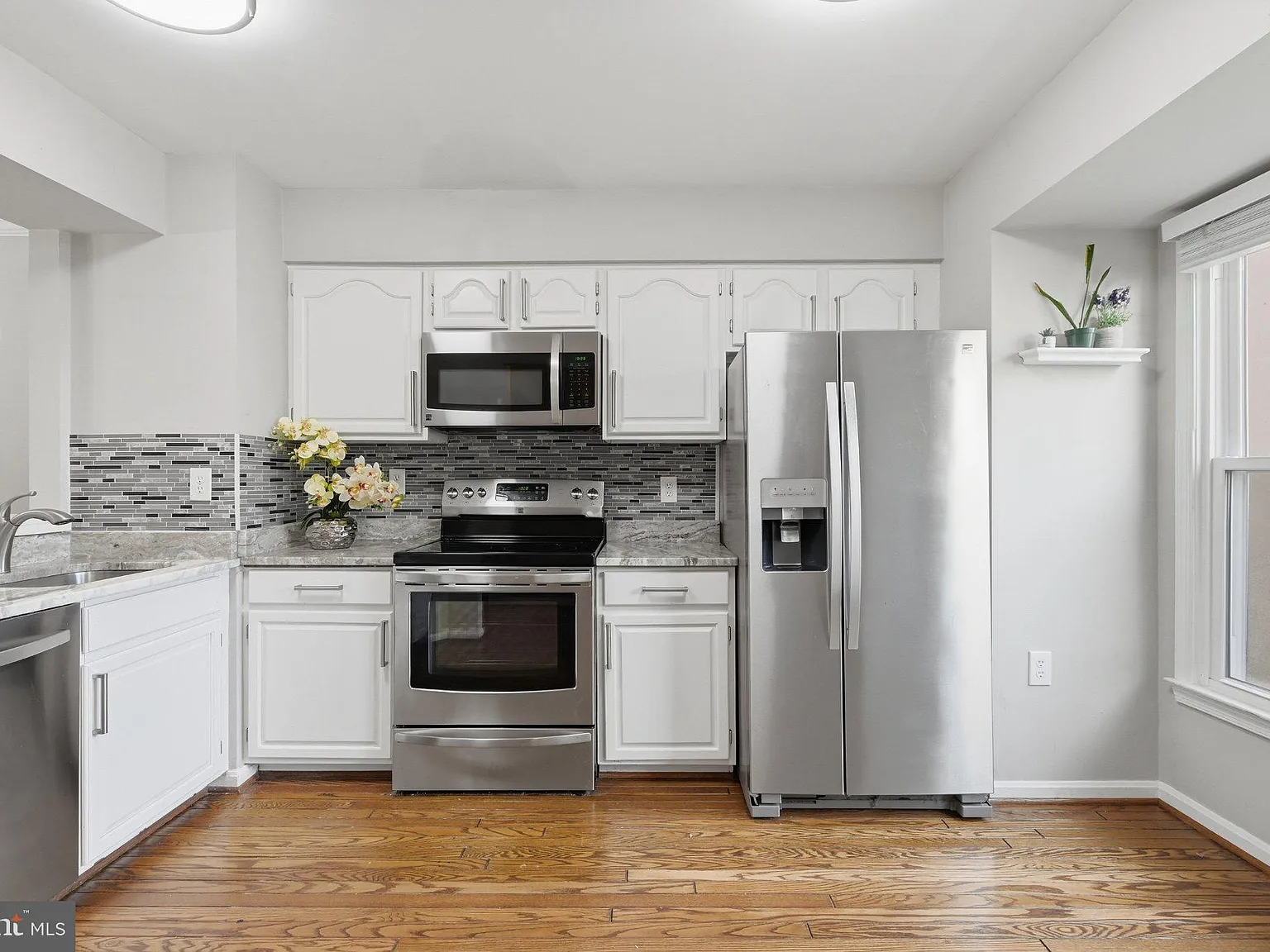 3 bed, 3.5 bath, 1224 sqft, $2,850 — Photo 3