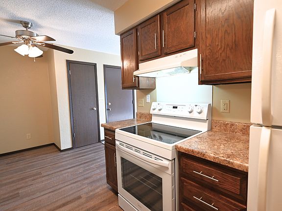 5th image of 811-860 Hawkeye Dr #811-302
