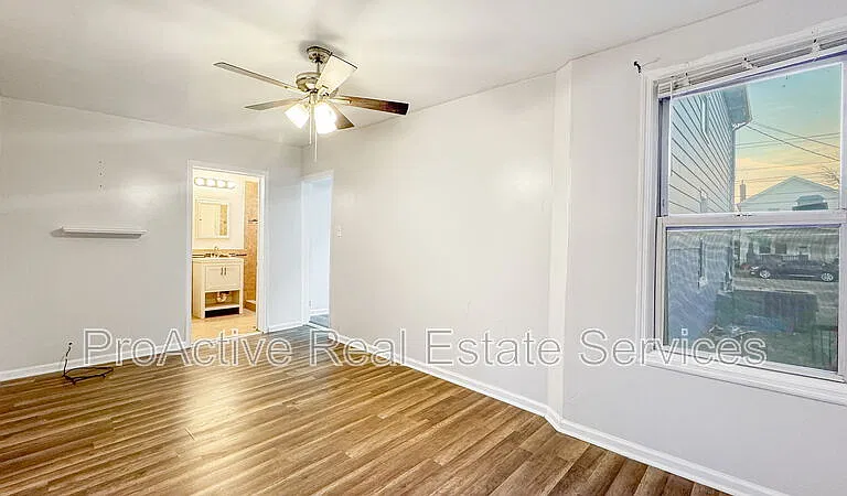 2728 E Virginia Beach Blvd — Photo 14