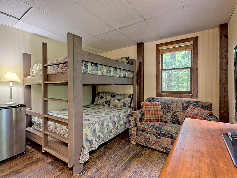 492 Sims Way — Photo 38