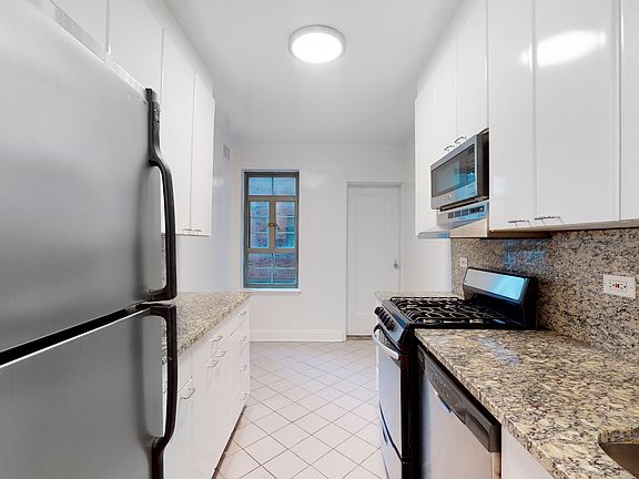 5th image of 150 Greenway Ter APT 47W