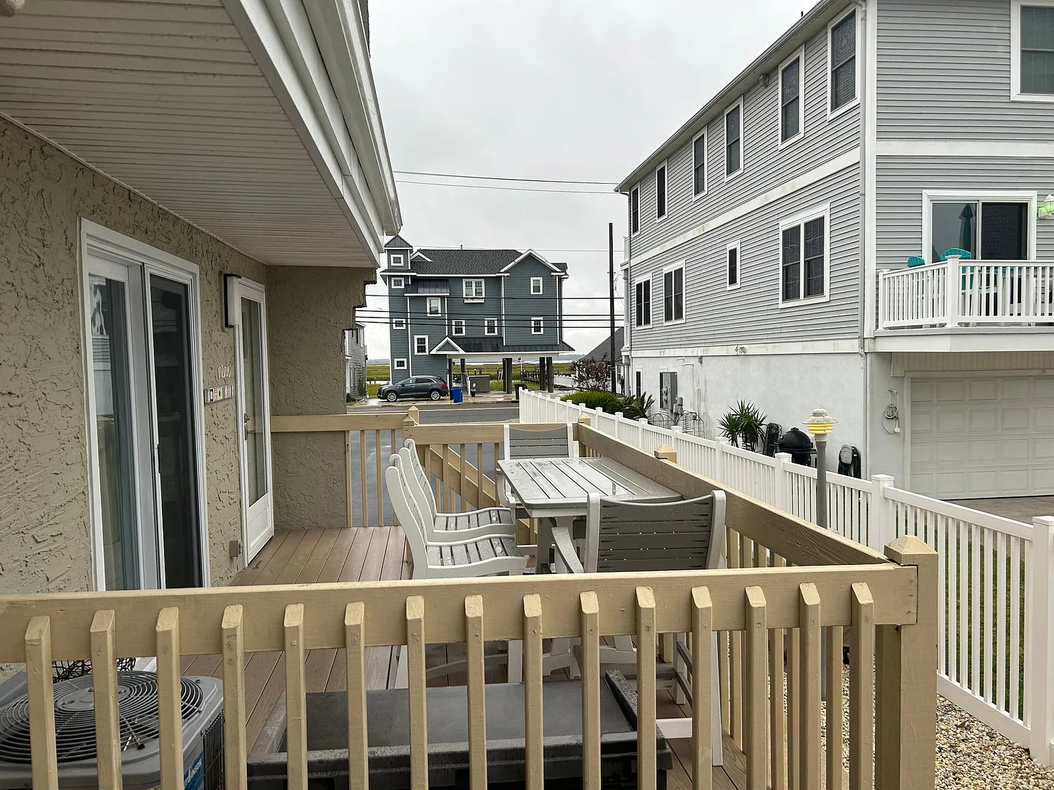 2 bed, 1.5 bath, 880 sqft, $1,750 — Photo 2