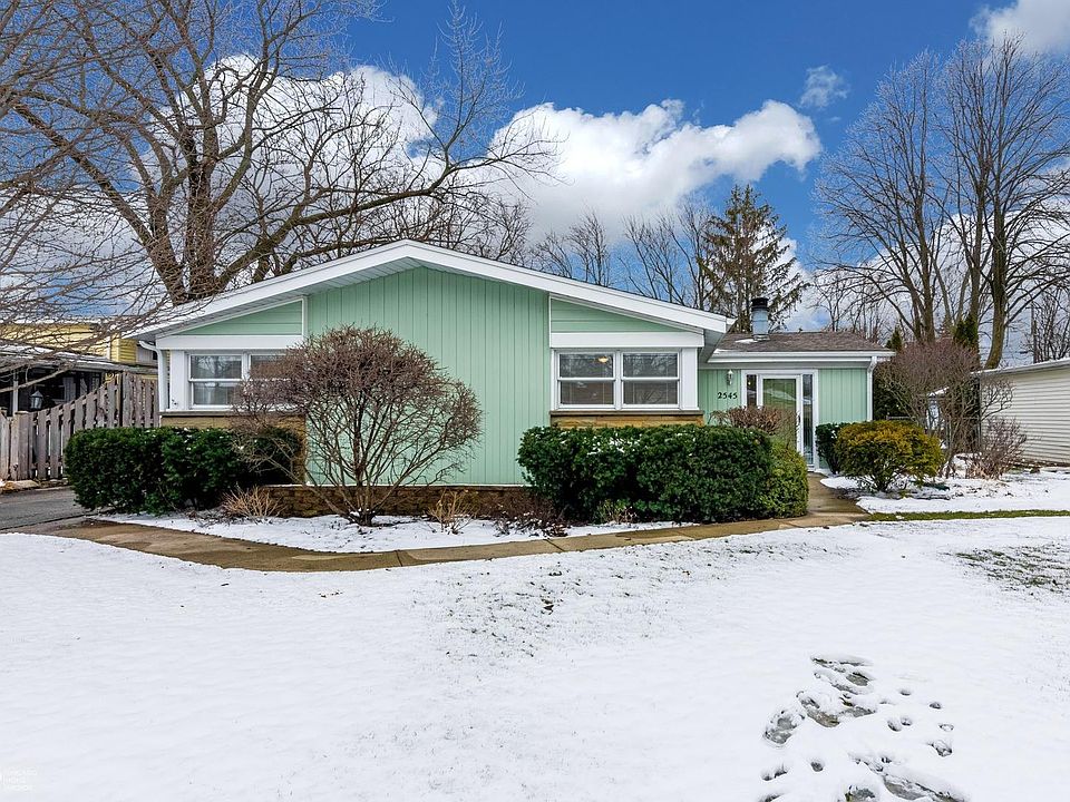 1st image of 2545 Fontana Dr