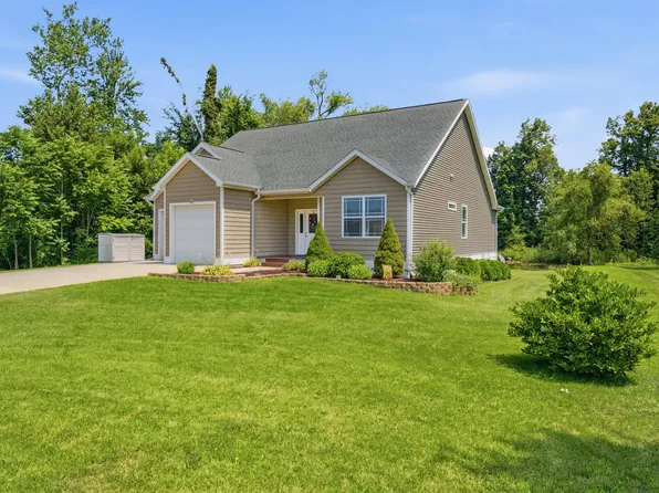 1155 Sonoma Ct, Baroda, MI 49101