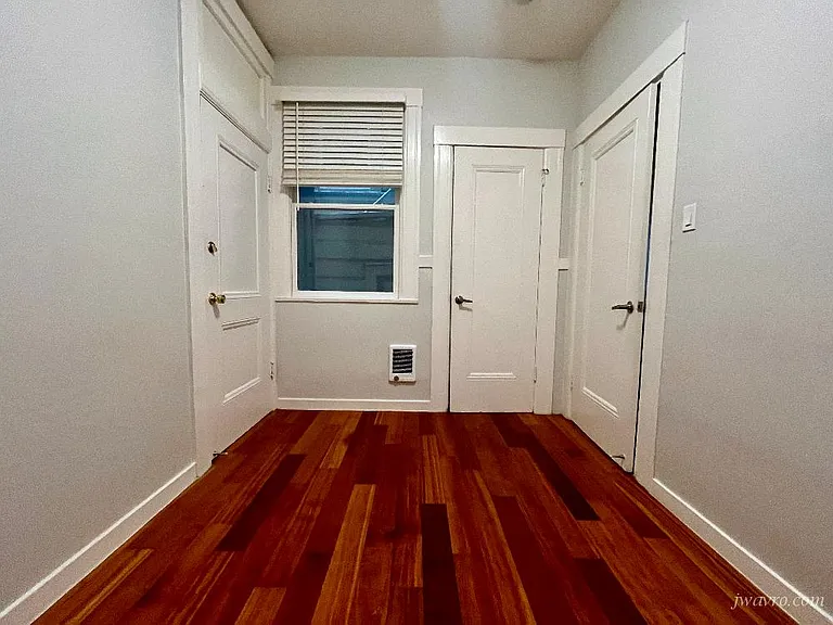 2360 Van Ness Ave #10 — Photo 5