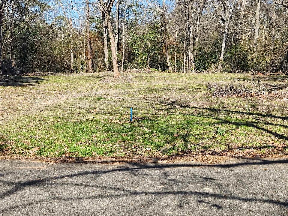 2nd image of 324 W 4th St