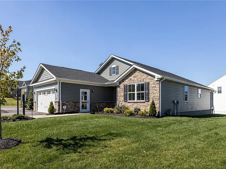 321 Coughton Cross Dr — Photo 2