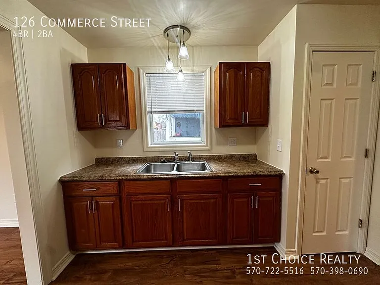126 Commerce St — Photo 12