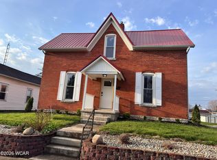 206 E Benton St, Wapakoneta, OH 45895