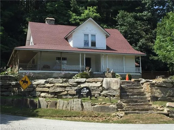 1444 Middle Fork Rd, Hendersonville, NC 28792