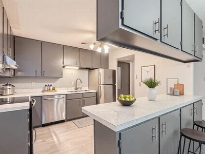 2495 Canabury Dr APT 220, Little Canada, MN, 55117