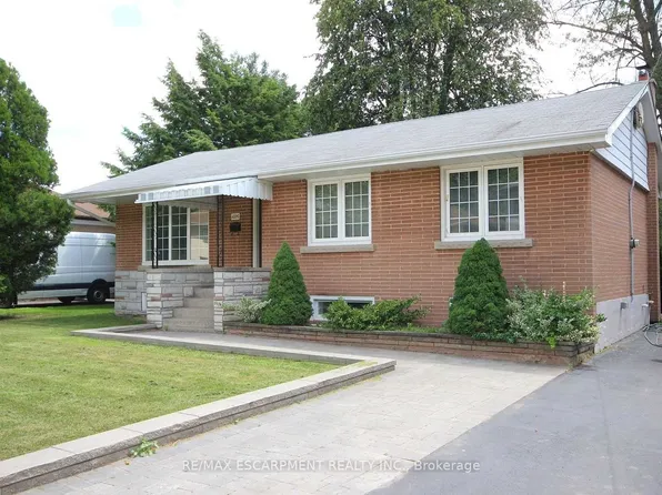 1026 Bridge Rd, Oakville, ON L6L 2B5