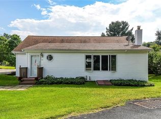 16 Meyer Dr, Putnam Valley, NY 10579