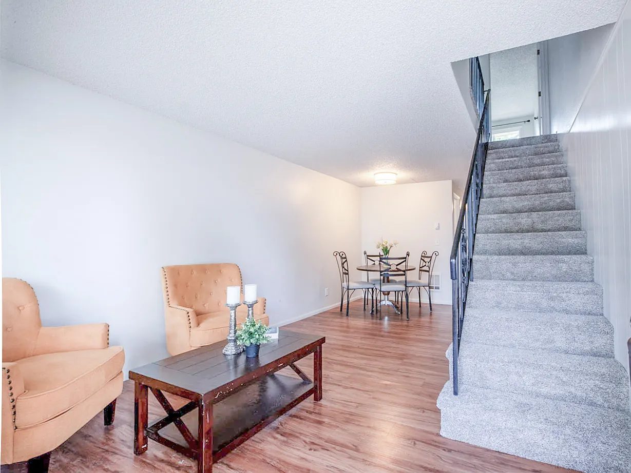 2 bed, 1.5 bath, 828 sqft, $1,950 — Photo 2
