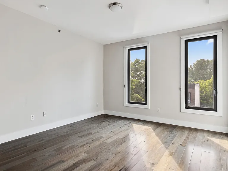 589 5th Ave #2R — Photo 8