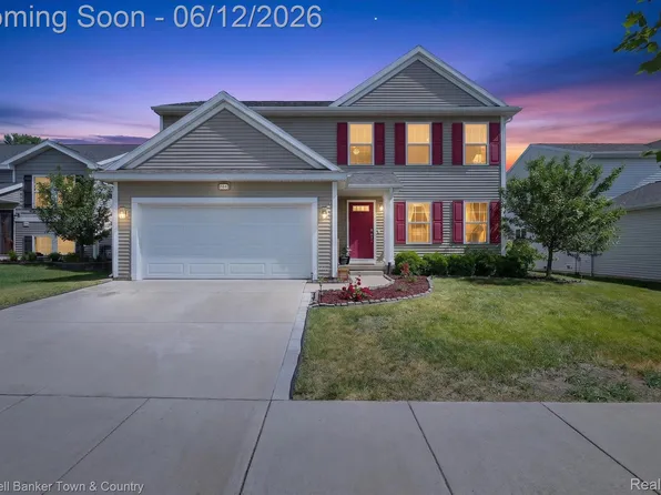 8604 Swartz River Dr, Fowlerville, MI 48836