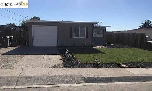 18 Nancy Dr photo 1
