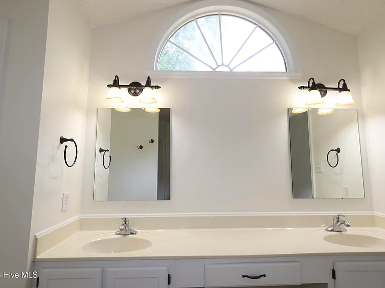 172 Baytree Dr — Photo 12
