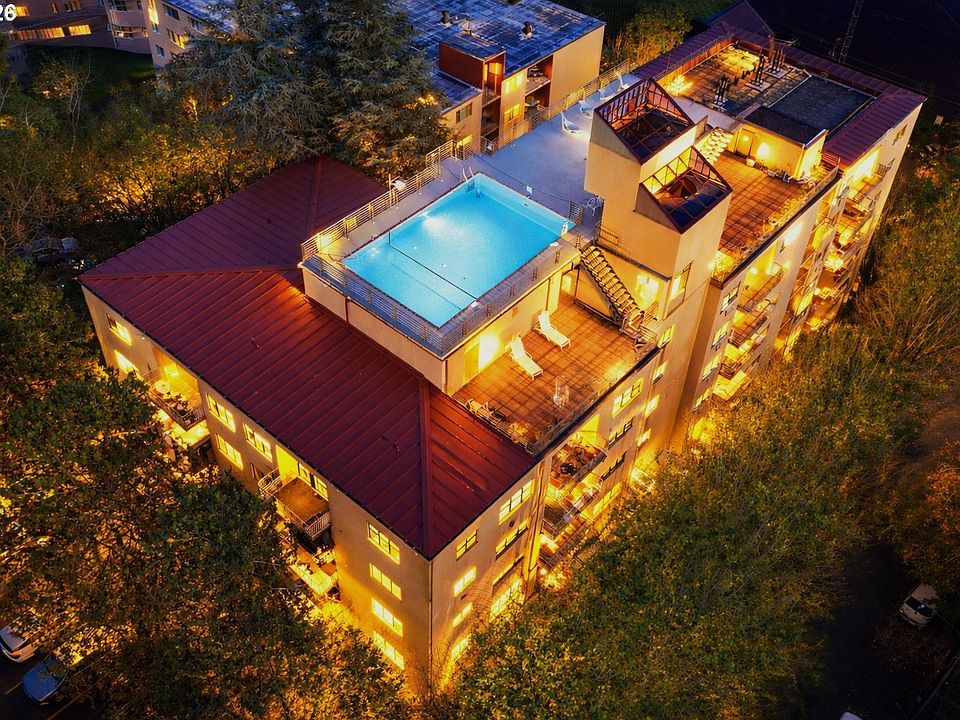 1st image of 2021 SW Main St Unit 32