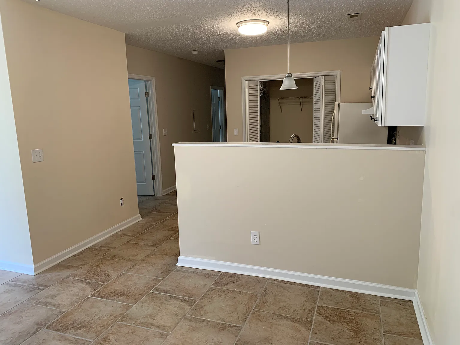 2 bed, 750 sqft, $1,050 — Photo 4