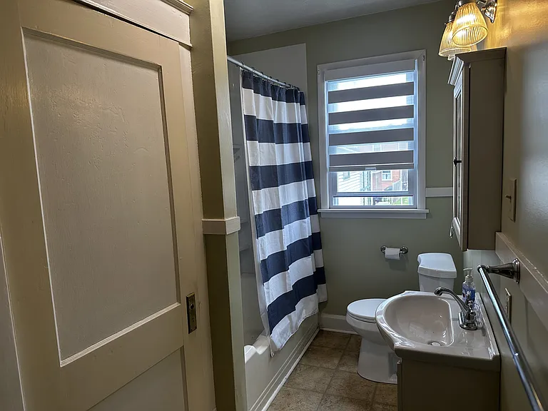 422 Franklin Ave #1 — Photo 8