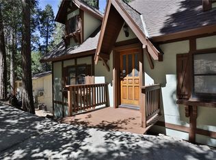 922 Balfrin Dr, Crestline, CA 92325