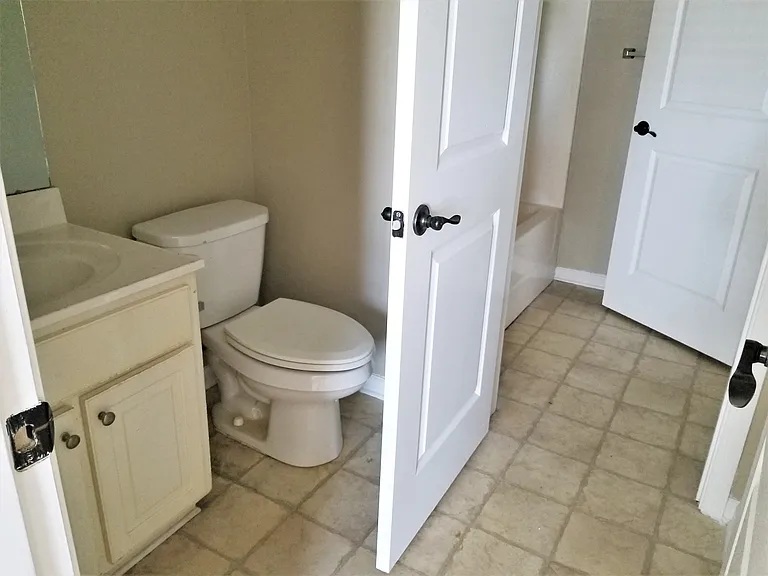 239 N Main St — Photo 8