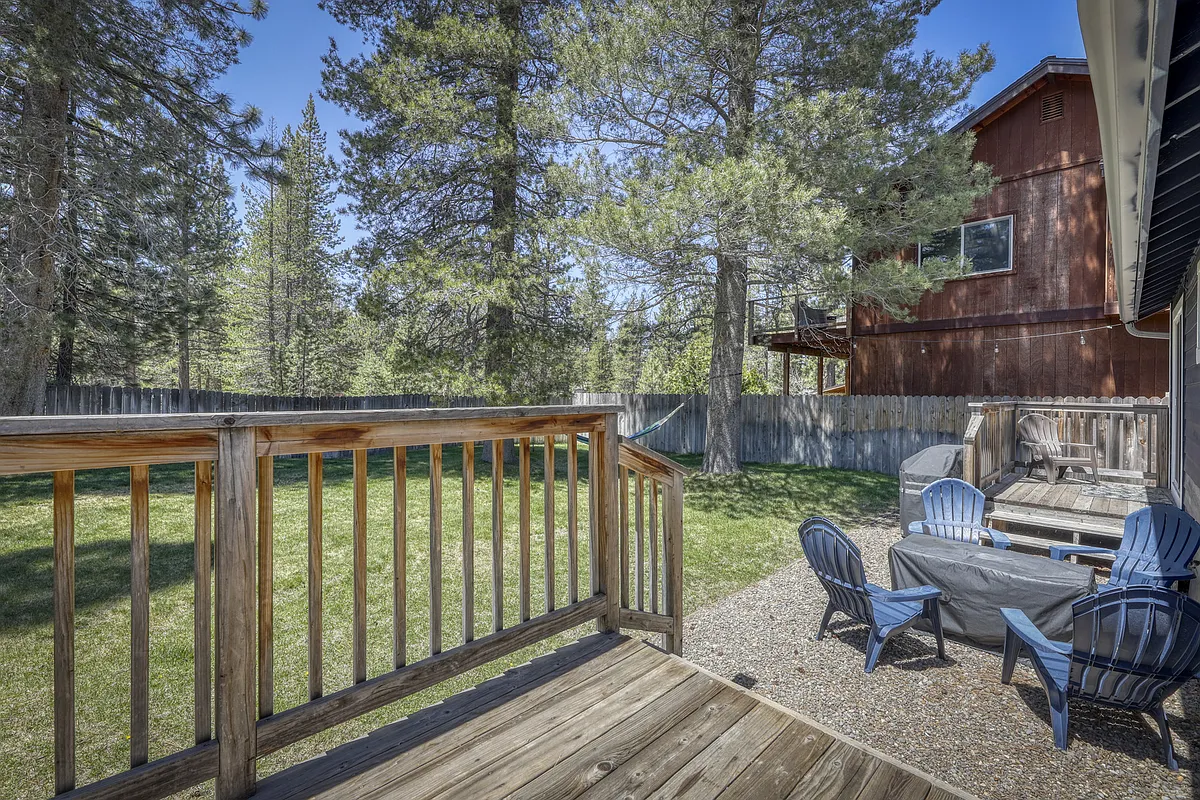 Building Photo - 2146 Cornelian Dr