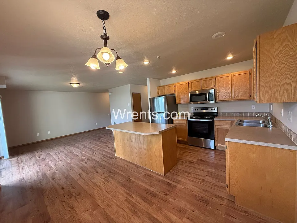 403 S Eastern Rd #101
