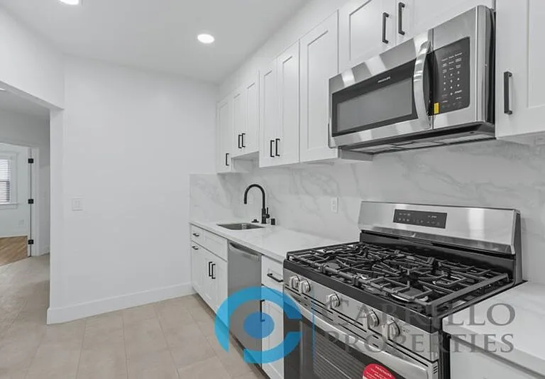 128 Kalmia St #5 — Photo 7