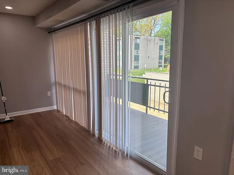 9276 Adelphi Rd #201 — Photo 1