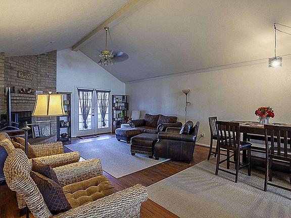3rd image of 1562 Bryant Way