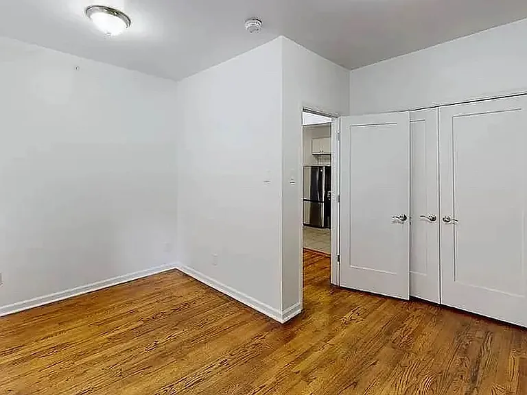 233 E 34th St #4L — Photo 2