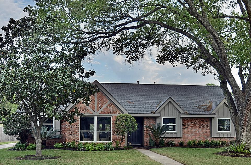 1st image of 10915 Mullins Dr