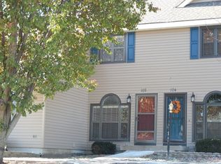 102 Stonebridge Ln, Smithville, MO 64089