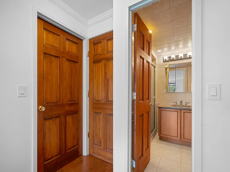 141 Great Neck Rd #2G — Photo 23