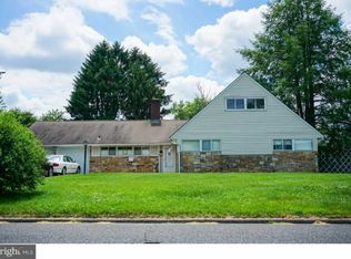 67 Fieldstone Rd, Levittown, PA 19056