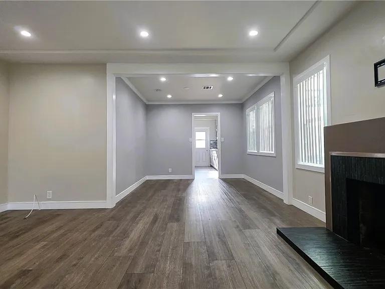 2431 N Lamer St — Photo 3