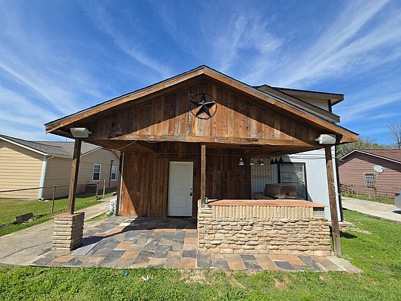 2nd image of 9010 Linda Vista Rd #B